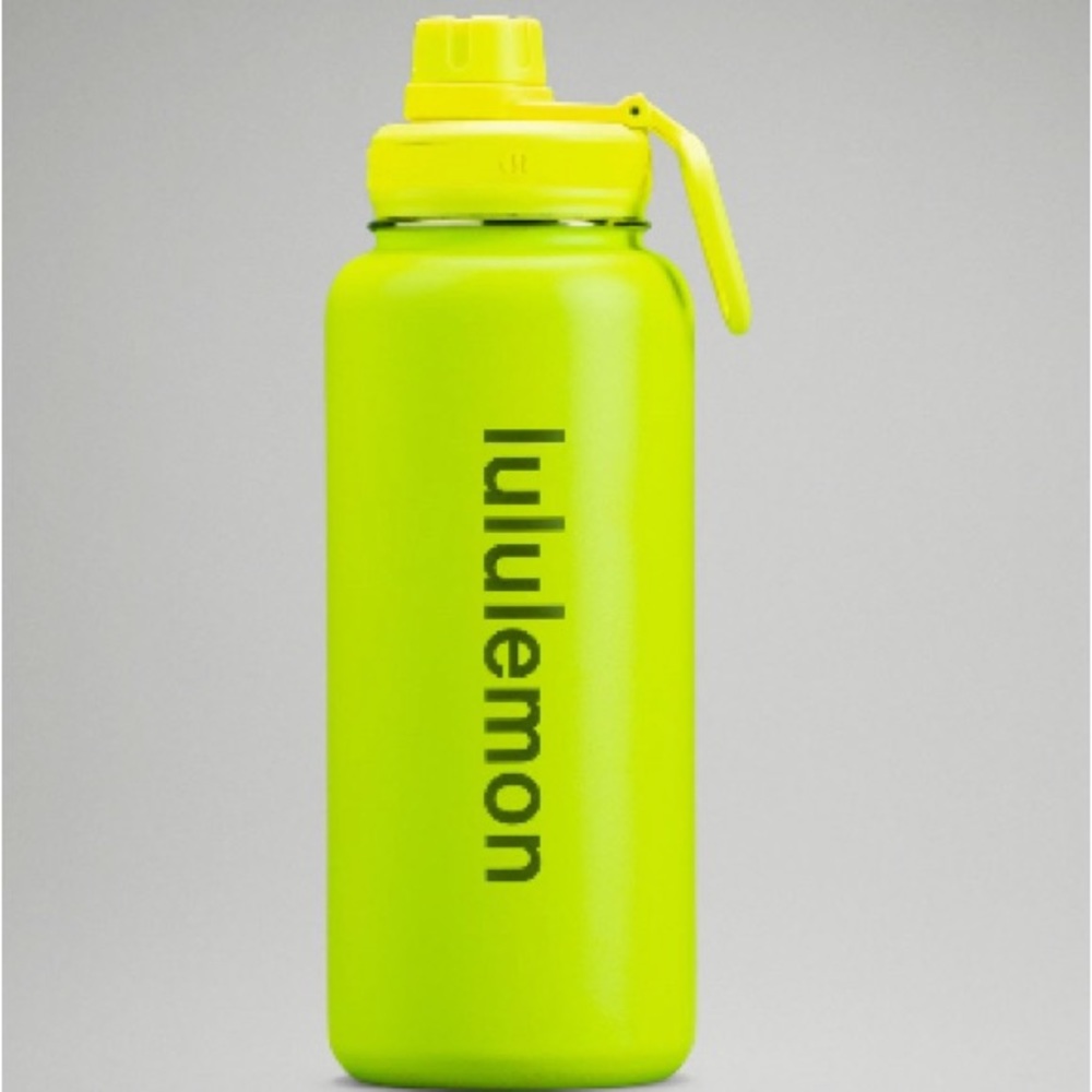 Lululemon water bottle